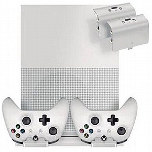 מטען שולחני כפול + 2 סוללות נטענות לשלט אלחוטי + מעמד אנכי לרצפה לזוג שלטים לקונסולת משחק Xbox One מבית SPARKFOX מטען שולחני כפול + 2 סוללות נטענות לשלט אלחוטי + מעמד אנכי לרצפה לזוג שלטים לקונסולת משחק Xbox One מבית SPARKFOX